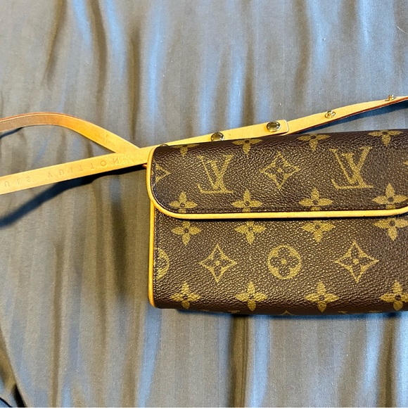 SOLD LOUIS VUITTON Monogram Pochette Florentine S - Picture 9 of 11